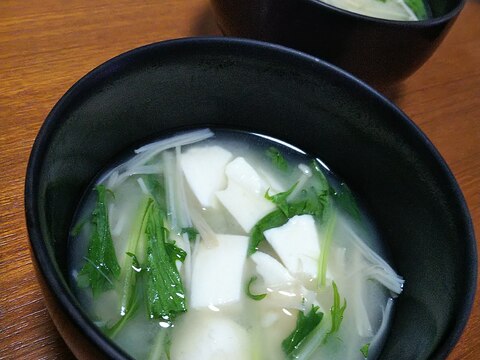 くずし豆腐と水菜とエノキの味噌汁